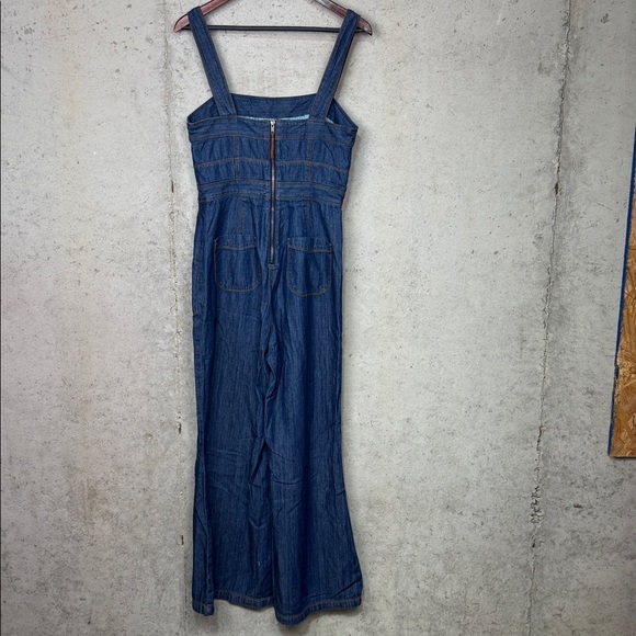 Anthropologie ett:twa Denim Chambray Flared Jumpsuit sz 6 - Picture 7 of 11